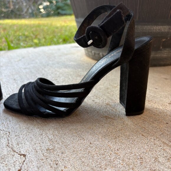 Chinese Laundry Black Suede Heels Size 8 - Picture 4 of 6